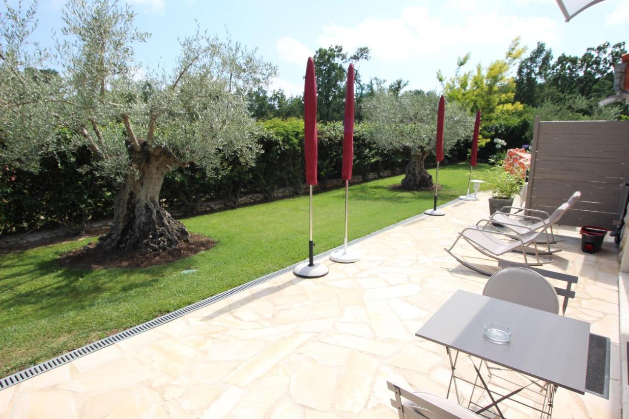 Villa Jalna Chambre, Suites Et Appartement Roquefort Les Pins Exteriér fotografie