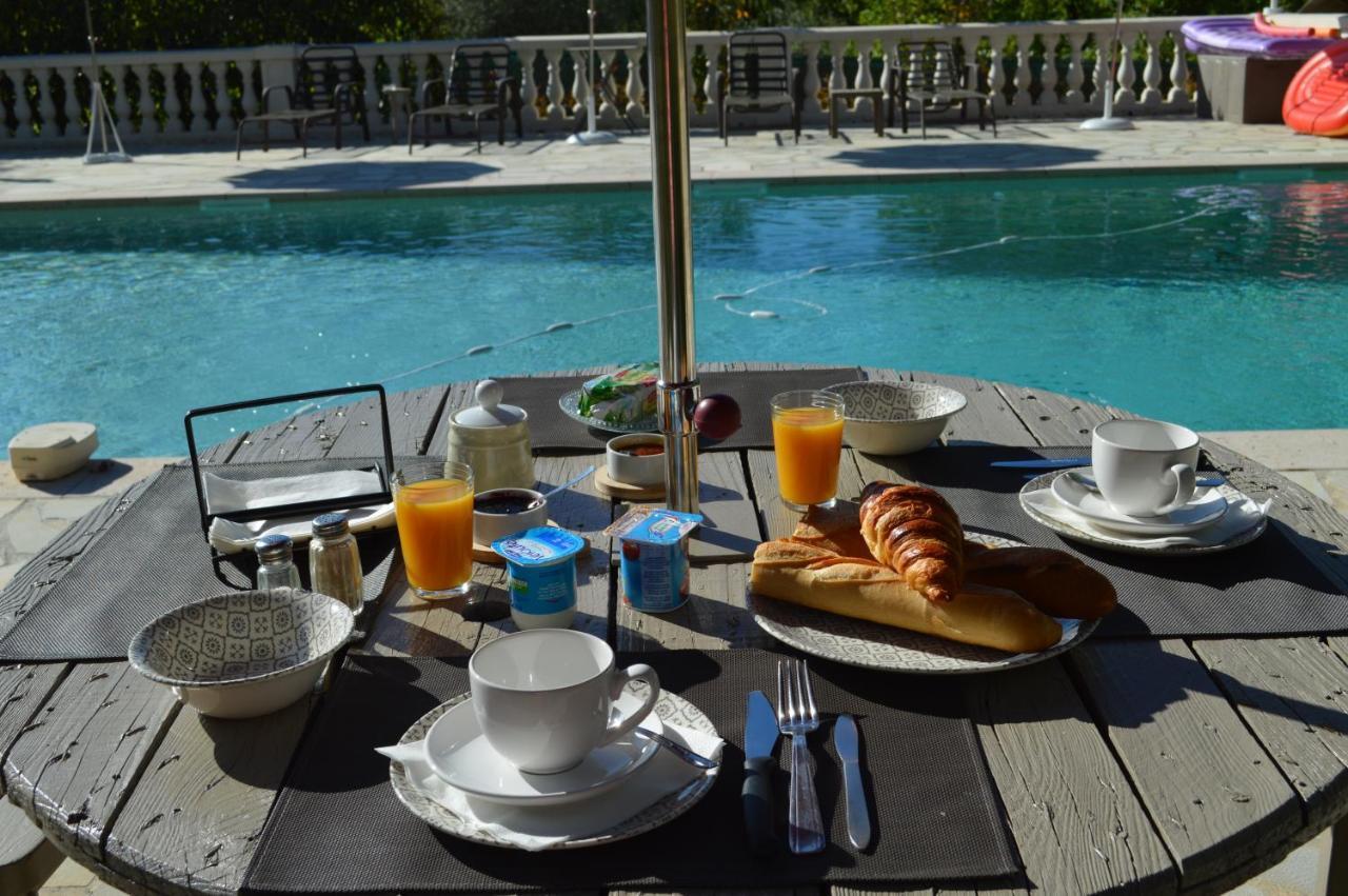 Villa Jalna Chambre, Suites Et Appartement Roquefort Les Pins Exteriér fotografie