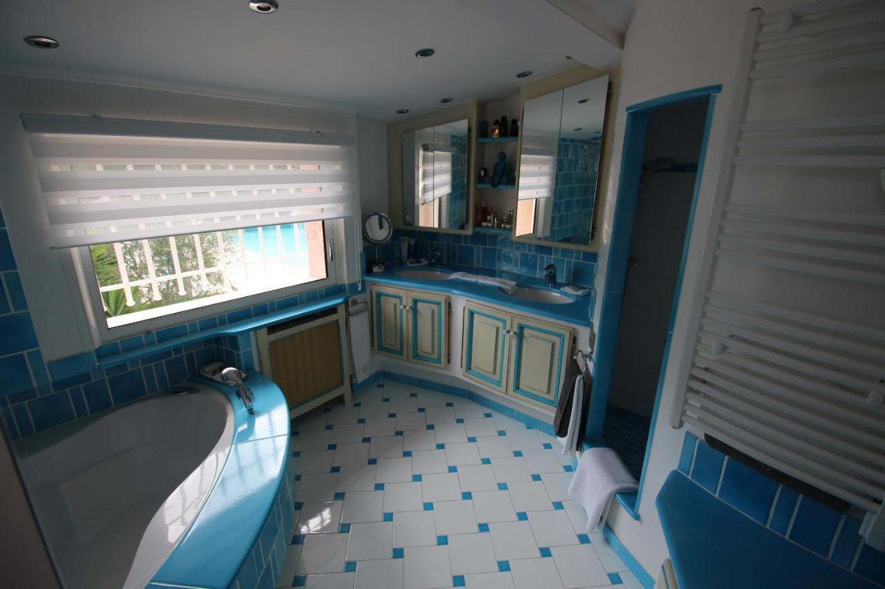Villa Jalna Chambre, Suites Et Appartement Roquefort Les Pins Exteriér fotografie